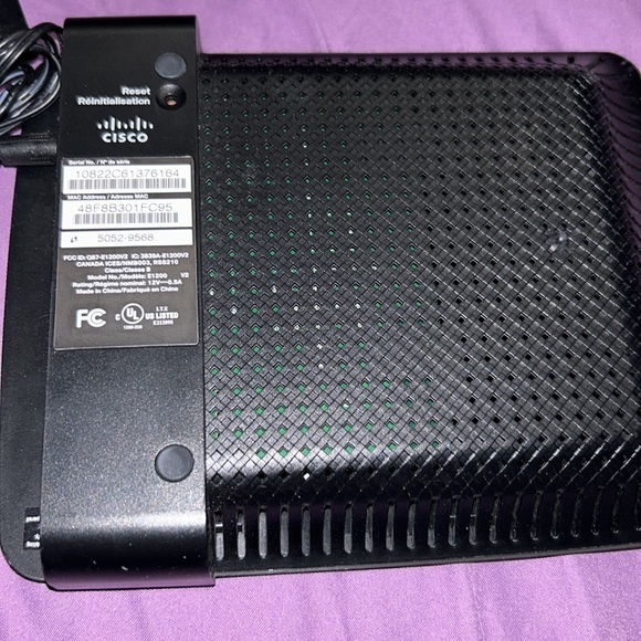 Cisco LinkSys e1200 Wireless wifi router WPS 4 Port network security product - Picture 4 of 7